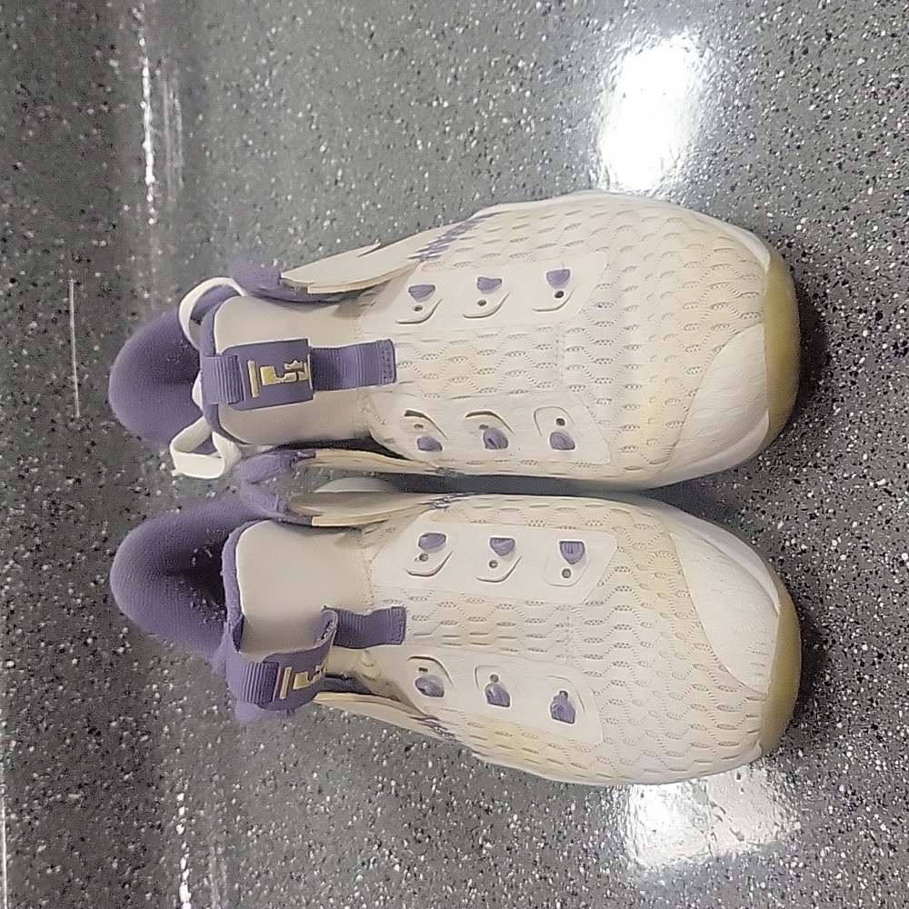 Men's nikes